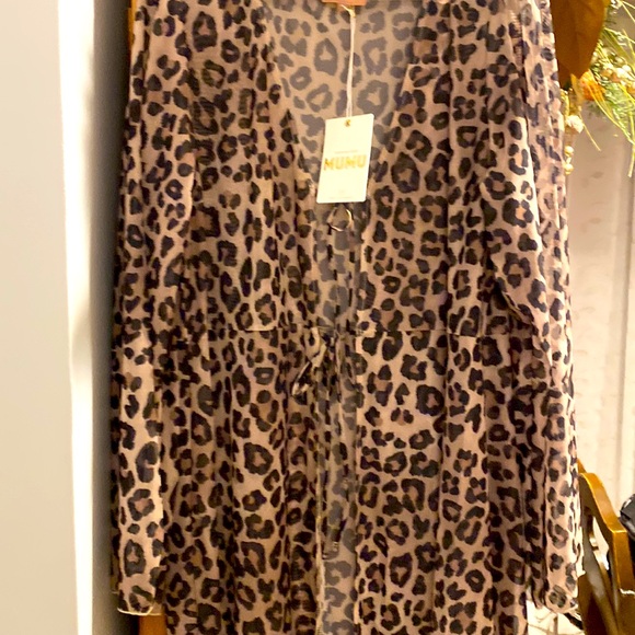 Show Me Your MuMu Jet Setter Robe
Cheetah Print - Picture 3 of 4